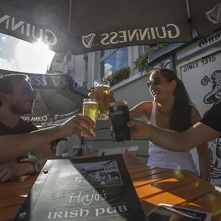 Hajo's Germania & Irish Pub Lodge *