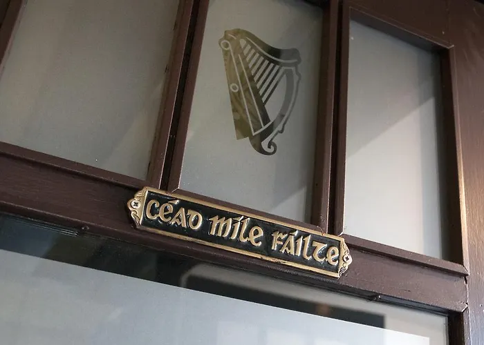 Hajo's Germania & Irish Pub Деревянный коттедж *