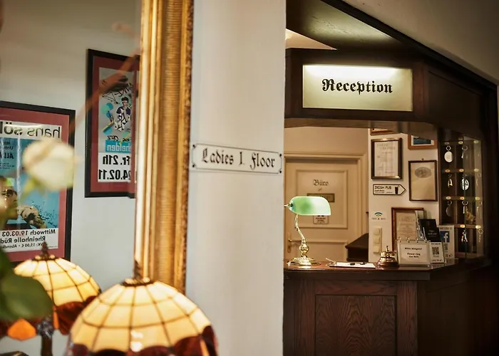 Деревянный коттедж Hajo's Germania & Irish Pub *