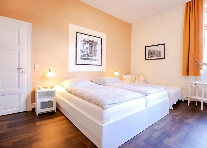 Hajo's Germania & Irish Pub Деревянный коттедж *